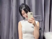 A melhor beleza asiática usa selfie de cueca sexy